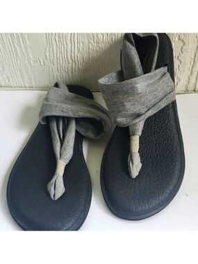 Sanuk Women's Yoga Sling 2 Metallic Silver Sandal  Beachy Vacation SWS10951